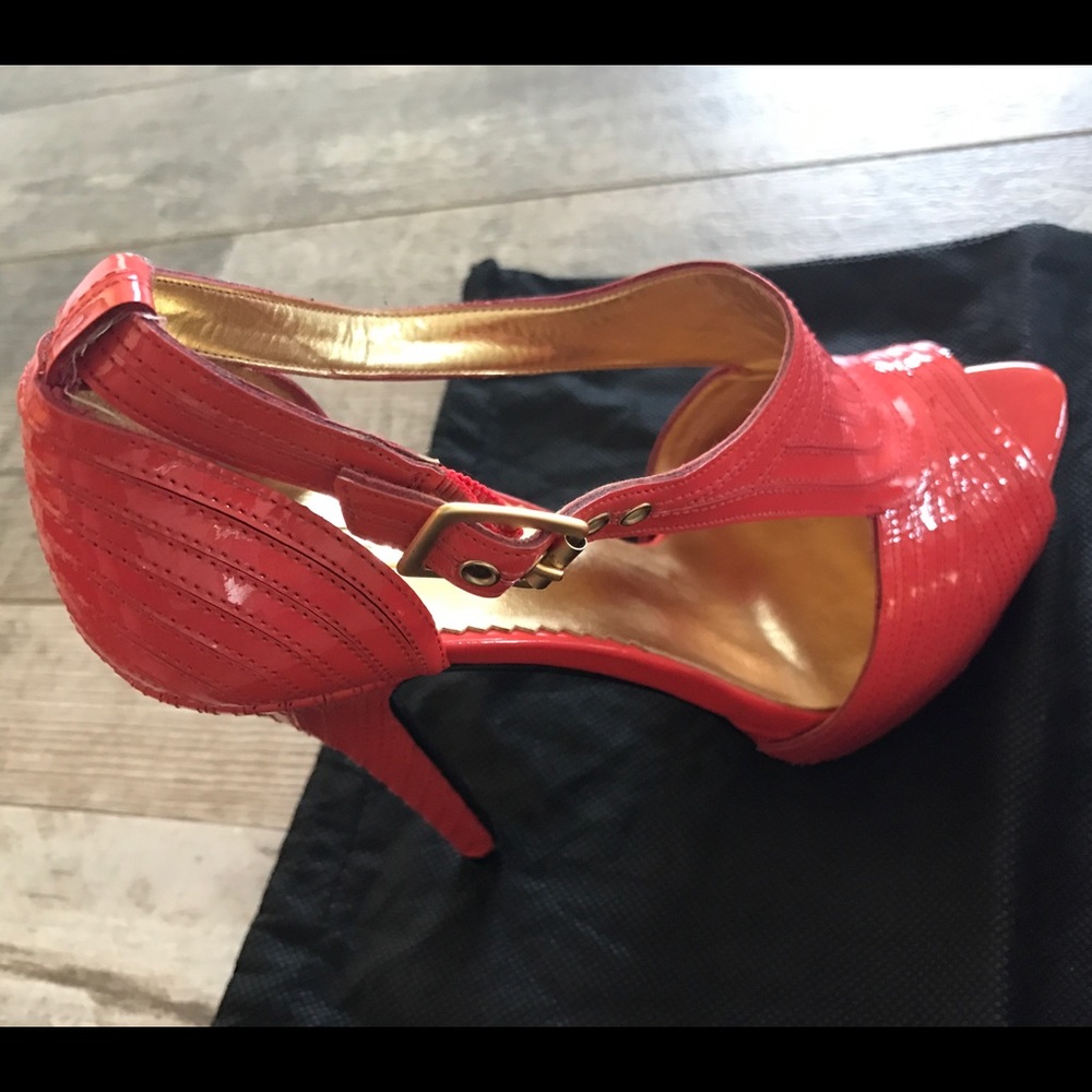 Report Signature Coral Heels Size 6.5